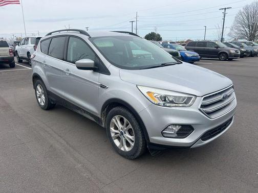 INGOT SILVER METALLIC 2017 Ford Escape SE