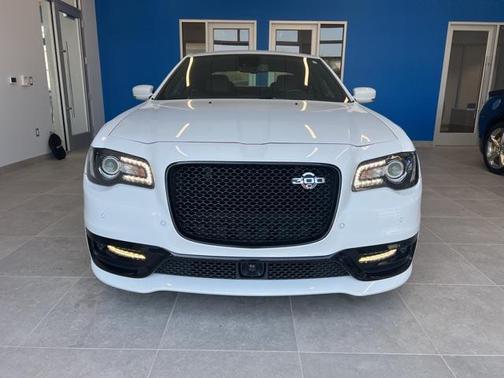 2023 Chrysler 300 C