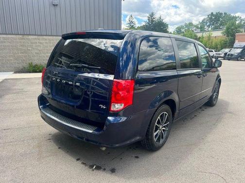 True Blue Pearlcoat 2015 Dodge Grand Caravan R/T