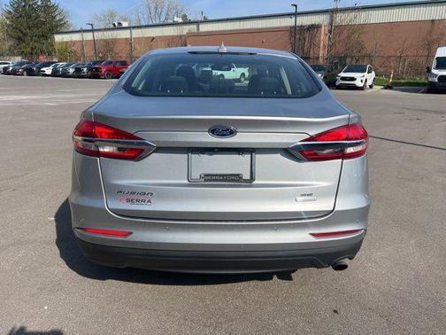 ICONIC SILVER 2020 Ford Fusion SE