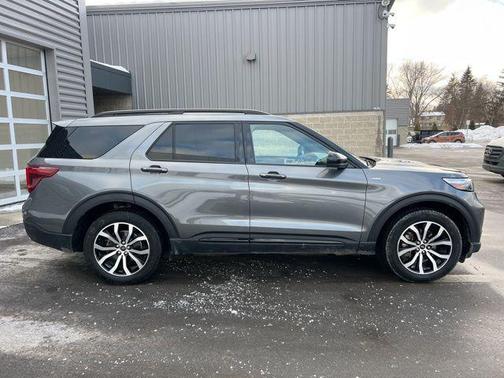 CARBONIZED GRAY METALLIC 2023 Ford Explorer ST-Line