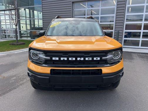 CYBER ORANGE METALLIC TC 2023 Ford Bronco Sport Outer Banks
