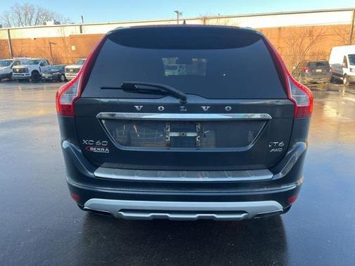 2014 Volvo XC60 T6 R-Design