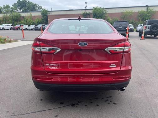 2020 Ford Fusion SE