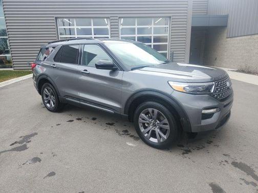 CARBONIZED GRAY METALLIC 2023 Ford Explorer XLT