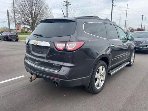 Tungsten Metallic 2017 Chevrolet Traverse Premier