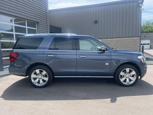 BLUE TINTED CLEARCOAT 2023 Ford Expedition King Ranch