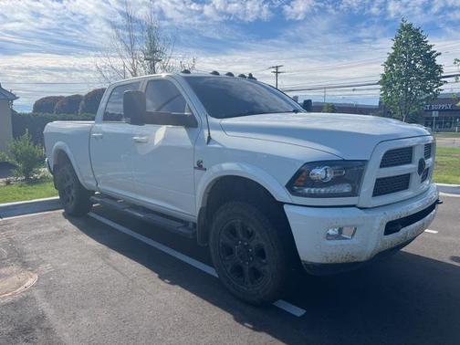 2017 RAM 2500 Laramie Crew Cab 4x4 6'4' Box