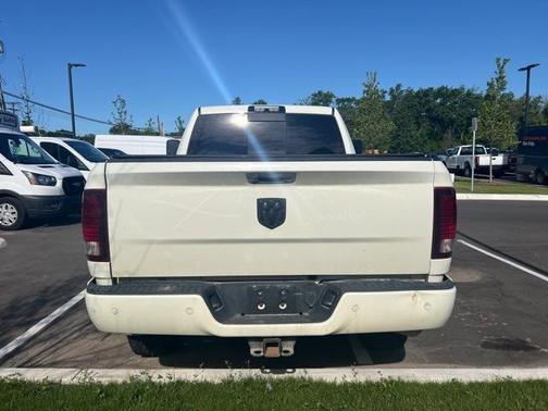 2017 RAM 2500 Laramie Crew Cab 4x4 6'4' Box