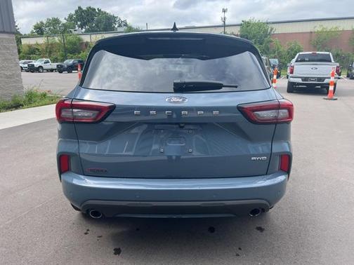 2023 Ford Escape ST-Line Elite