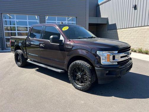 MAGMA RED 2019 Ford F-150 XLT