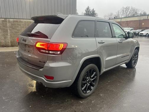 2022 Jeep Grand Cherokee Laredo