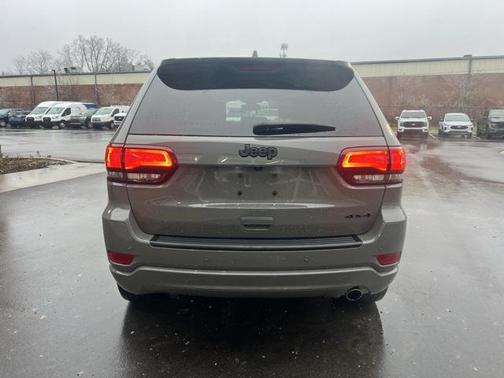 2022 Jeep Grand Cherokee Laredo