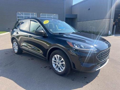 AGATE BLACK METALLIC 2022 Ford Escape SE