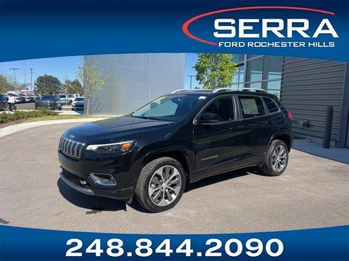 Diamond Black Crystal Pearlcoat 2019 Jeep Cherokee Overland