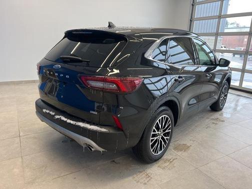 2025 Ford Escape PHEV SE