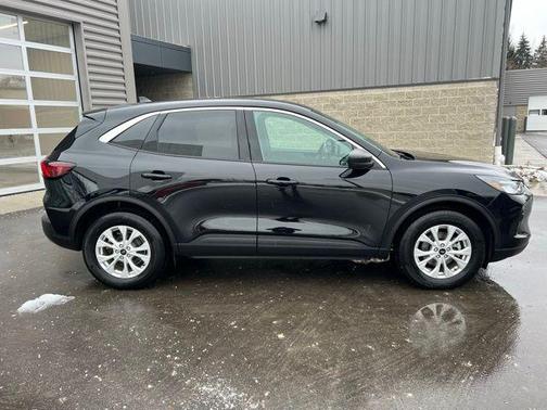 AGATE BLACK METALLIC 2023 Ford Escape Active