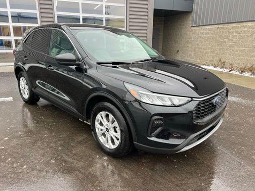 AGATE BLACK METALLIC 2023 Ford Escape Active