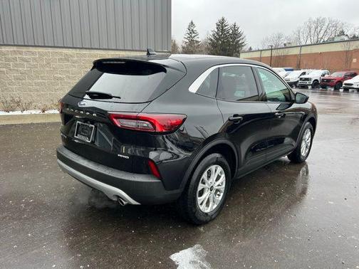 AGATE BLACK METALLIC 2023 Ford Escape Active