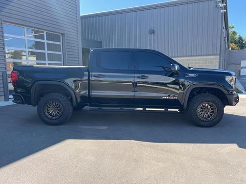 2025 GMC Sierra 1500 AT4X