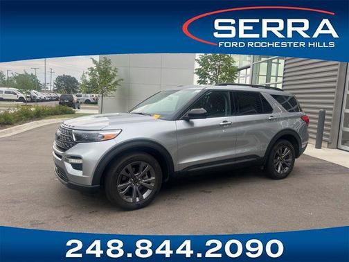 ICONIC SILVER METALLIC 2023 Ford Explorer XLT