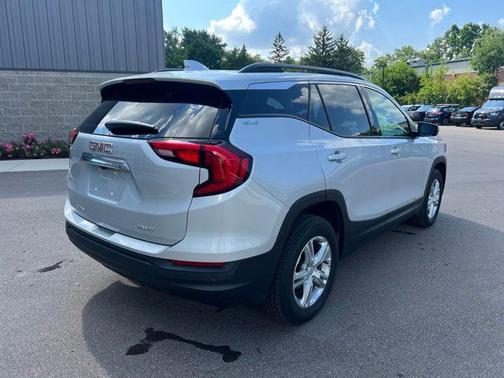 Quicksilver Metallic 2019 GMC Terrain SLE