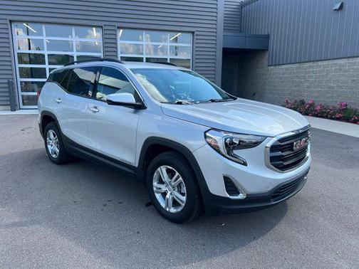 Quicksilver Metallic 2019 GMC Terrain SLE
