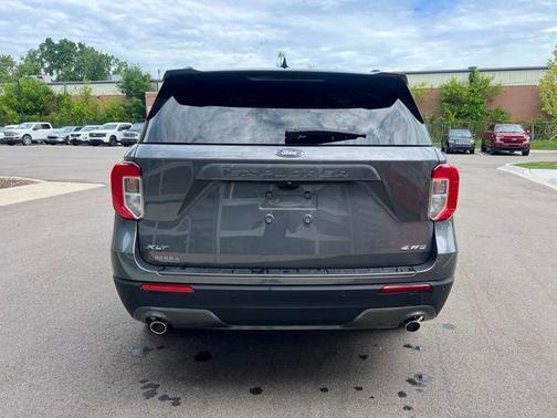 Carbonized Gray Metallic 2024 Ford Explorer XLT