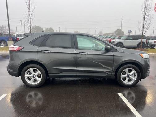 2020 Ford Edge SE