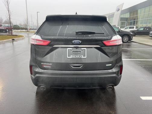 2020 Ford Edge SE