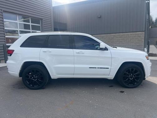 2017 Jeep Grand Cherokee Altitude