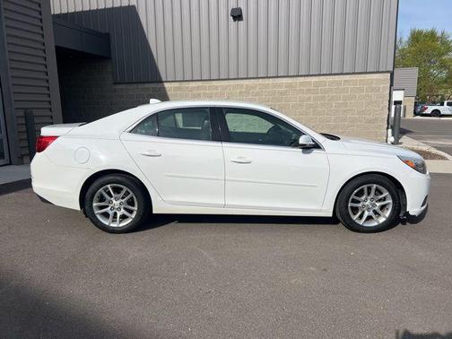 Summit White 2014 Chevrolet Malibu 1LT