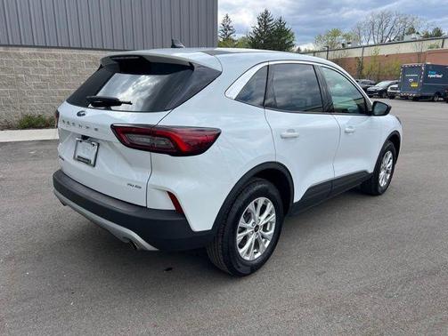 OXFORD WHITE 2024 Ford Escape Active