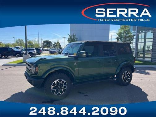 ERUPTION GREEN METALLIC 2022 Ford Bronco Outer Banks