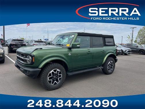 ERUPTION GREEN METALLIC 2022 Ford Bronco Outer Banks
