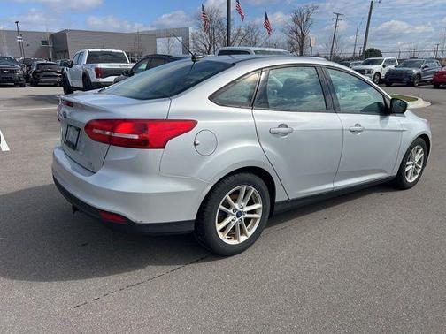 INGOT SILVER 2018 Ford Focus SE