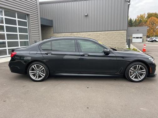 2017 BMW 750 i xDrive