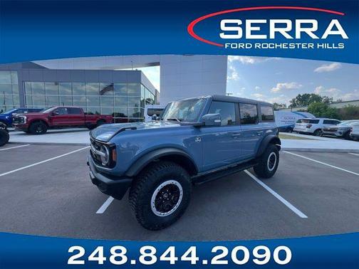 Azure Gray Metallic Tri-Coat 2024 Ford Bronco Outer Banks