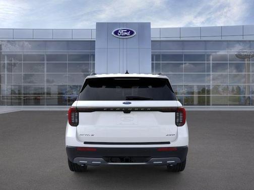 Star White Metallic Tri-Coat 2026 Ford Explorer Active