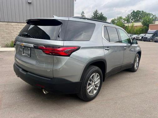 Sterling Gray Metallic 2023 Chevrolet Traverse LT Cloth
