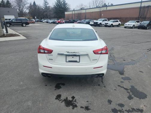 Bianco 2018 Maserati Ghibli S Q4