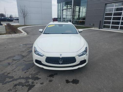 Bianco 2018 Maserati Ghibli S Q4