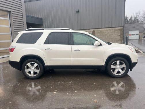 White Diamond Tricoat 2009 GMC Acadia SLT-2