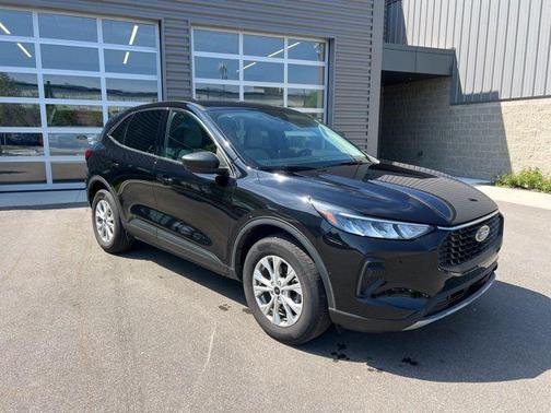 AGATE BLACK METALLIC 2024 Ford Escape Active