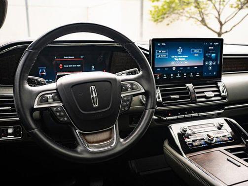 2022 Lincoln Navigator Black Label