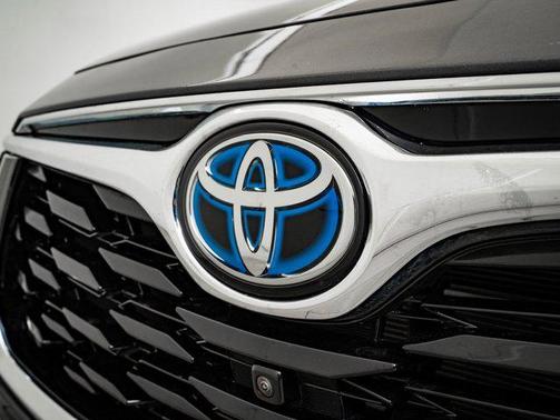 2023 Toyota Highlander Hybrid Platinum