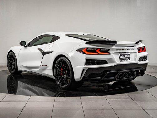 Arctic White 2023 Chevrolet Corvette Z06
