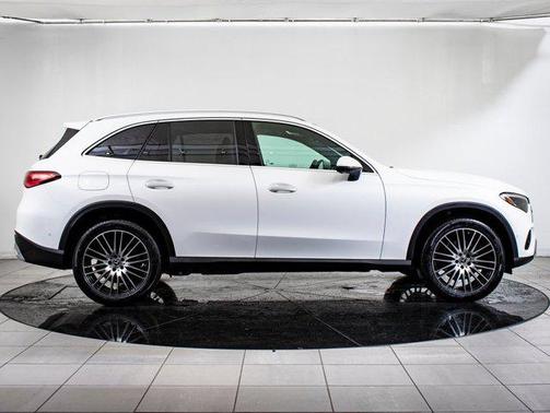 2026 Mercedes-Benz GLC 300 4MATIC