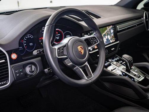 2023 Porsche Cayenne Platinum Edition