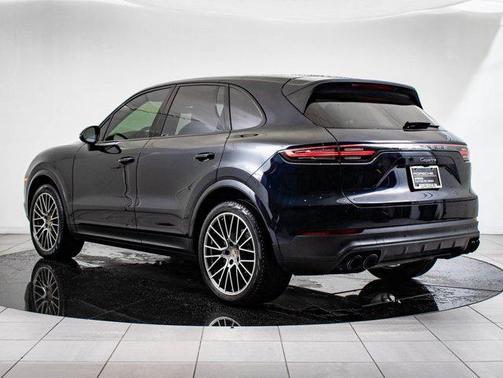 2023 Porsche Cayenne Platinum Edition